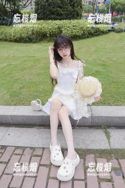 17c吃瓜 17c吃瓜,吃瓜群众永久上线,黑料要不要来一发?
