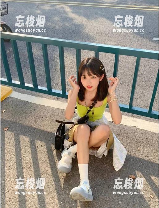 51吃瓜 下载51吃瓜视频的地址在哪?跟我一起去瓜田捡瓜,顺便下载!