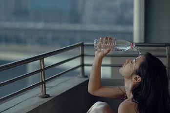 找不到瓜？别担心！“52吃瓜”链接全网水果盘！