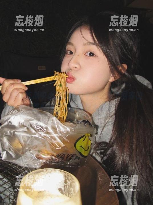 91吃瓜中心 91吃瓜中心:每个回家的路都能成为看瓜的大舞台!