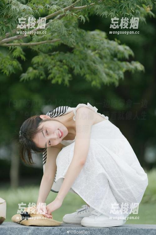 91吃瓜群众 分享一下我一边吃零食一边看“91吃瓜群众”的心情,简直就像人生的大戏啊!