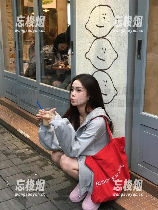 www.吃瓜网 叹!在www.吃瓜网.cc的网址上,我感觉自己是个快乐的旁观者,酸甜苦辣味全都有~