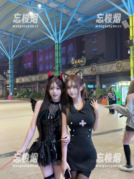 吃瓜网站网页上，观看不花钱，瓜虽甜，内容更酸！