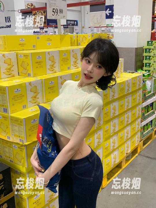 好莱坞黑料正能量 逛“好莱坞黑料正能量”网站,就像在社交网络的边缘跳舞,随时准备跌下去!