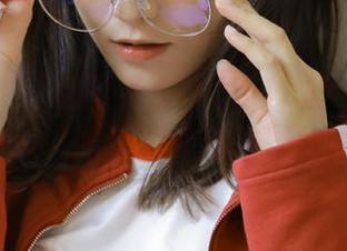 别再错过娱乐718的‘网址’热点瓜，吃瓜群众都是辣笔小新!