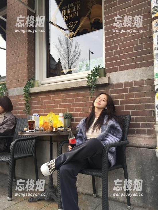 黑料不打烊，快来找到秘密入口，瓜吃得停不下来！