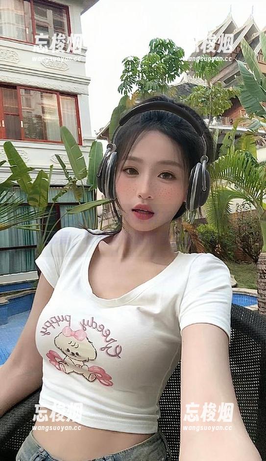 黑料不打烊在线：正能量就像跳舞，时而朦胧时而直白的纠结。