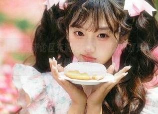 视频评论区充满正能量，黑料不打烊依然在线，心里怪别扭的…