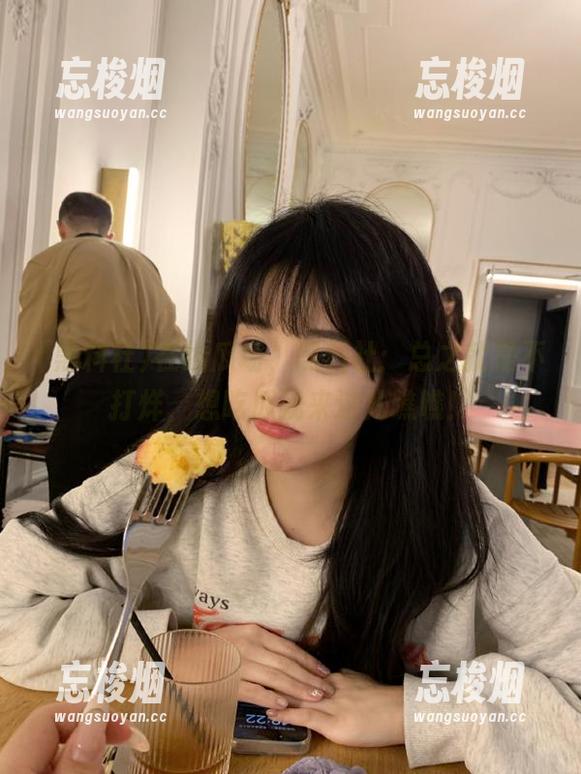 黑料社 在线瓜场,黑料社:总之就是不打烊,想吃瓜就来这儿瞧瞧!