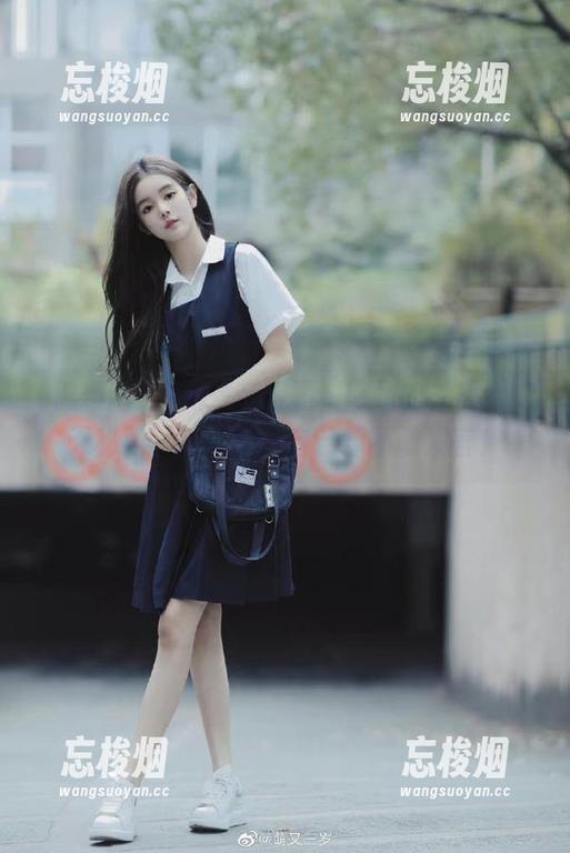 免费获得黑料网站的‘美女聊天秘籍’，结果我自己却不敢发言！