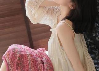 下载黑瓜吃料苹果版，体验吃瓜震荡波，居然有人直播真相？